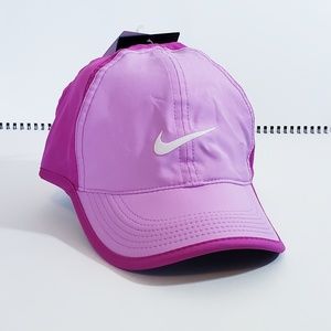 Nike Womens Feather Light Tennis/Sport Hat